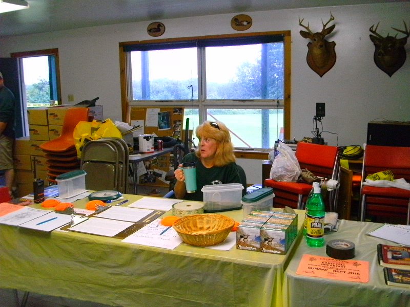SANY0811.JPG - Carol taking the sign-ins.