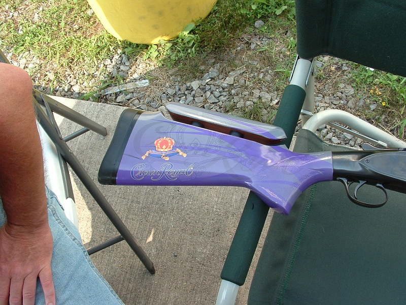dscf0021caq.jpg - My Dad's Crown Royal 90T... the custom work was done by Chris Vendel at CRV Custom Arms.