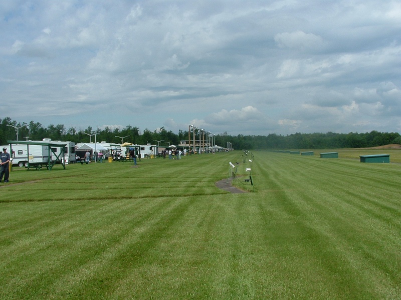 dscf0042i.jpg - This is a view from bank 2A looking back to the west toward banks 3 through 6. Notice how beautiful the weather is? This was taken right before we started shooting the singles event. Vendor road is to your left and the club house is all the way down at the end of vendor road. 
