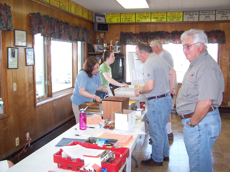 100_0423.JPG - Small Gauge & Prelim (16 Stations) Registration