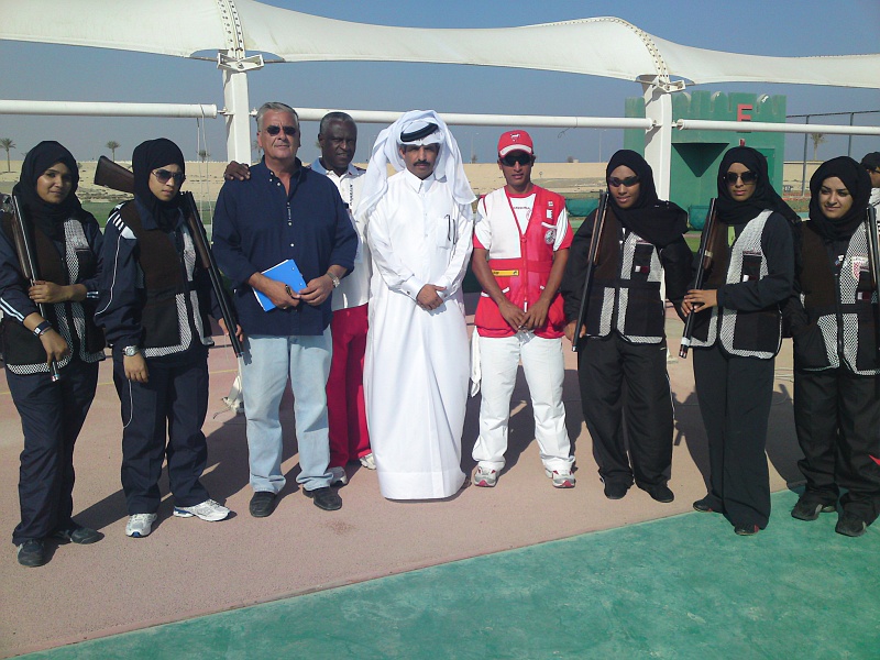 DSC01521.JPG - The newly formed Olympic Female Skeet team for Bahrain with coach, Elia Draicchio.