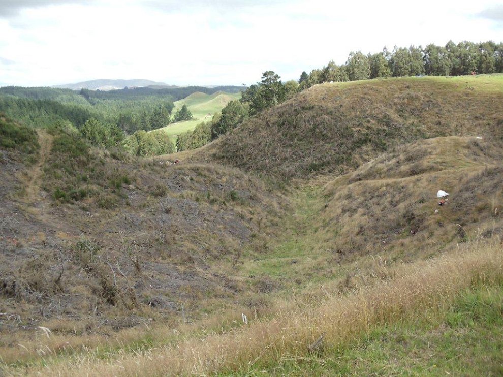 DSC00111.jpg - This shows some of the terrain that was used for field four. The topography here is a target setters dream!!